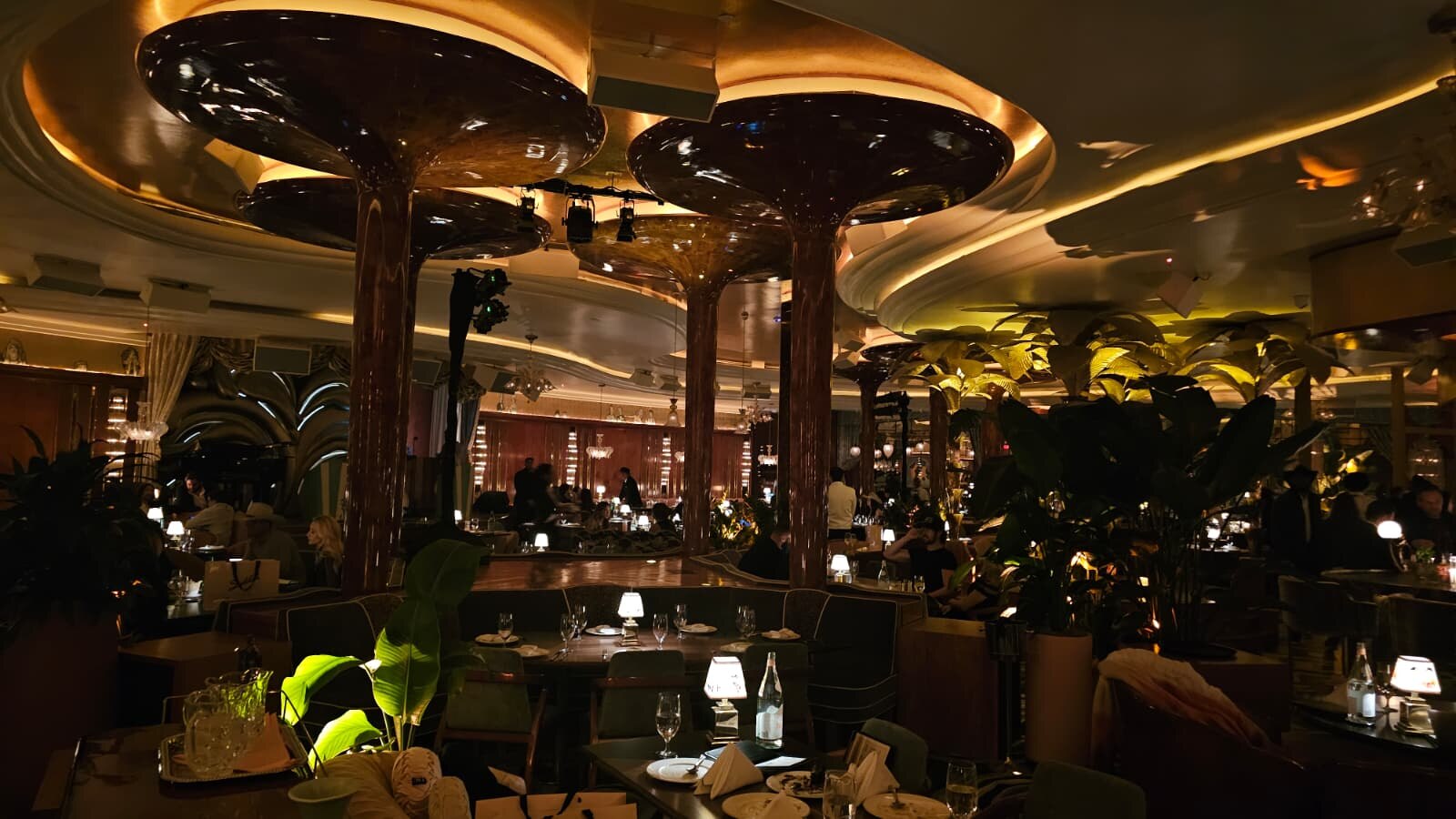 Delilah Dallas — Restaurant audio, lighting and control system hero image 1